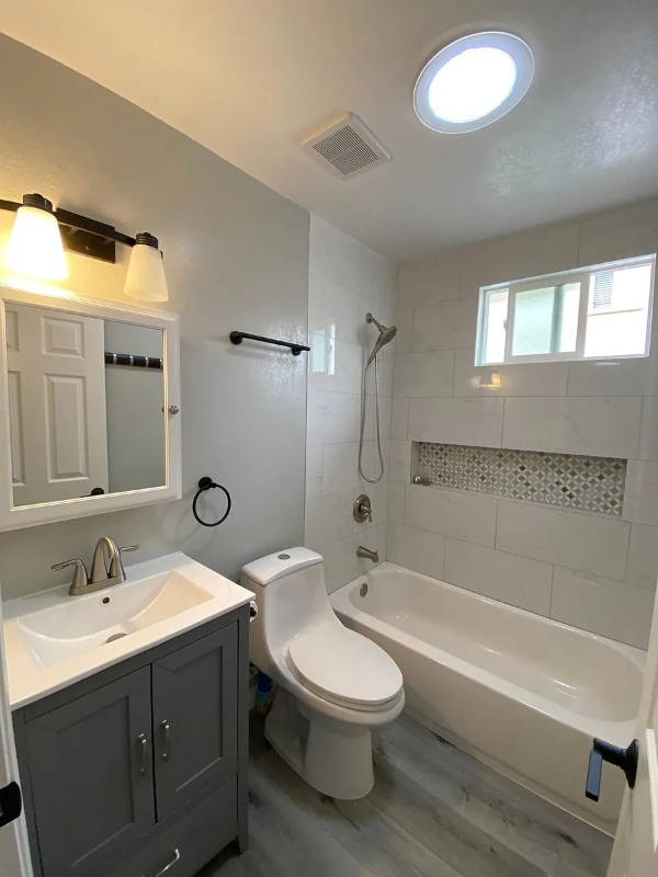 Photo - 1249 Center Ave Unit B