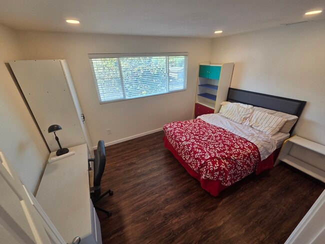 Building Photo - 4319 Corral Canyon Rd Unit A