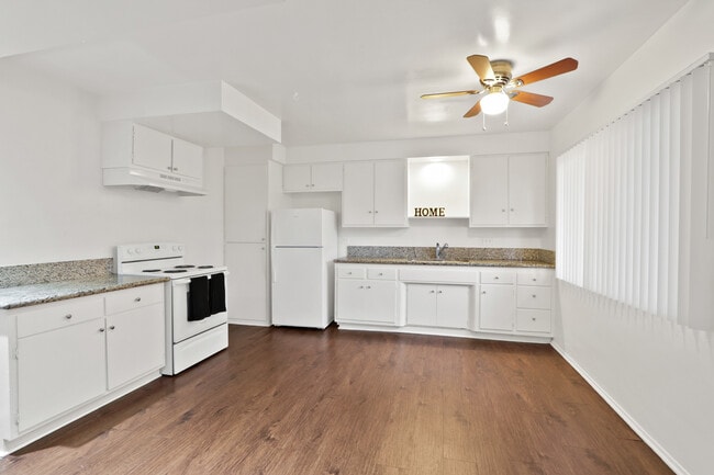 Building Photo - 768 Gaviota Ave.