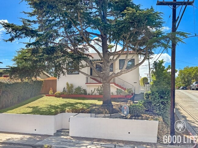 Building Photo - Beautiful 4B/2BA 1930's Spanish Style Home!