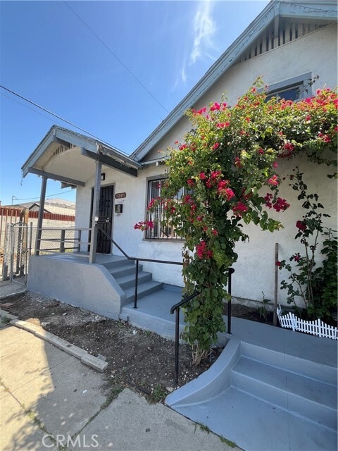 Photo - 5216 S Budlong Ave