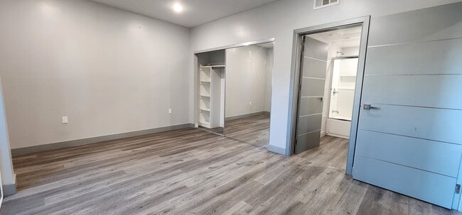 Photo - 7040 Woodman Ave Unit 307