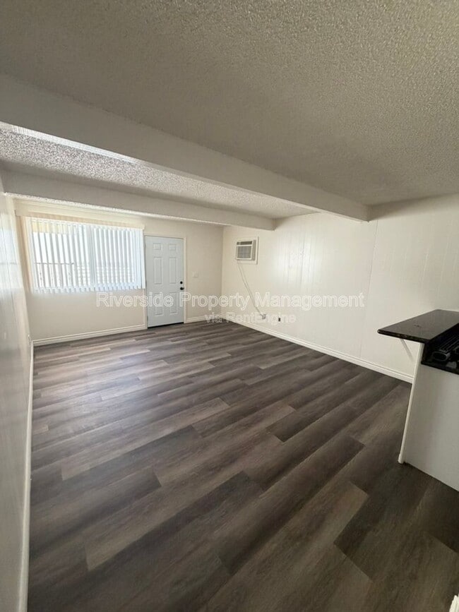 Photo - 429 Glen St Unit Apt C