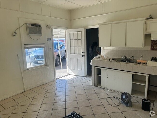 Building Photo - 1480 W Holt Ave Rental