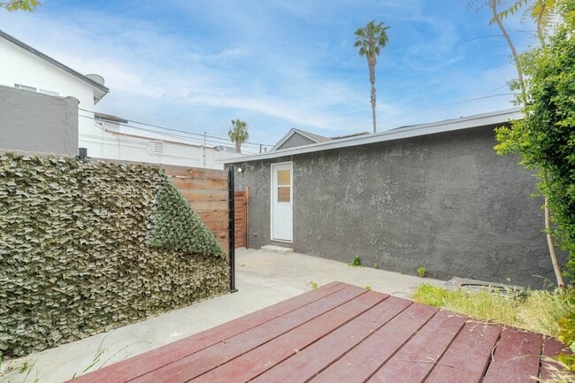 Photo - 5630 Craner Ave
