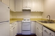 2BR, 2BA - 786 SF - Huntington Breeze