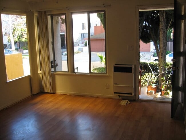 Photo - 10625-10631 Eastborne Ave
