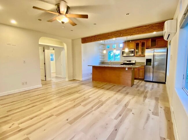 Building Photo - 538 Brooks Ave Unit 2