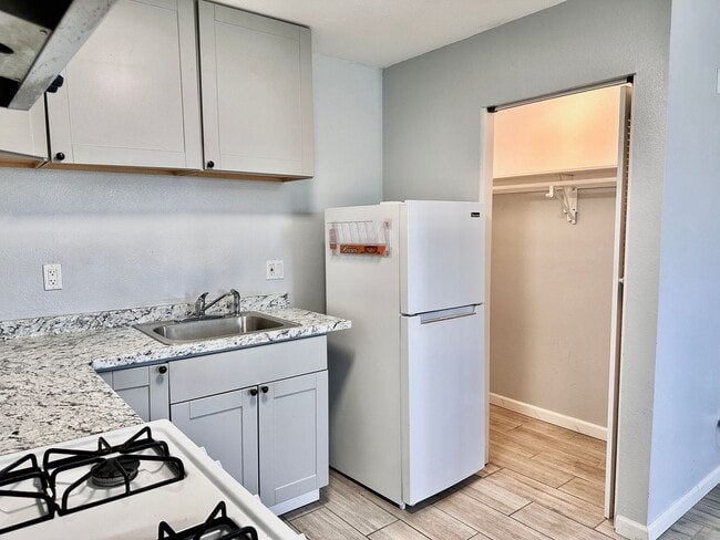 Photo - 27390 Alessandro Blvd Unit Studio