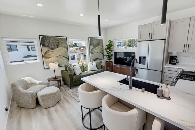 Building Photo - 426-426 Arbor Dr Unit 422-Upper