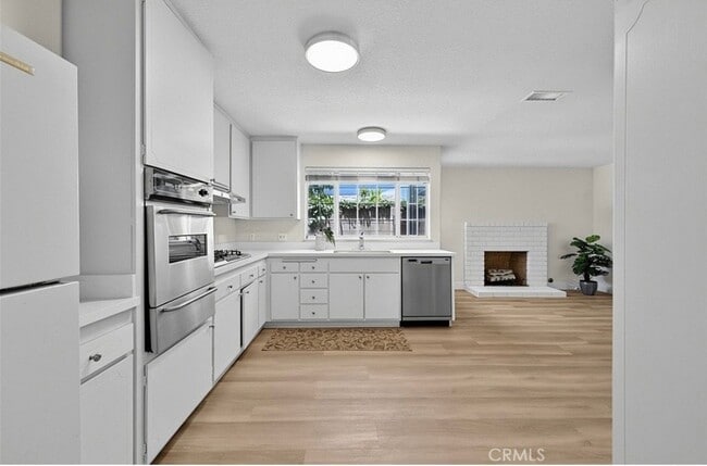 Photo - 19541 Hartsdale Cir