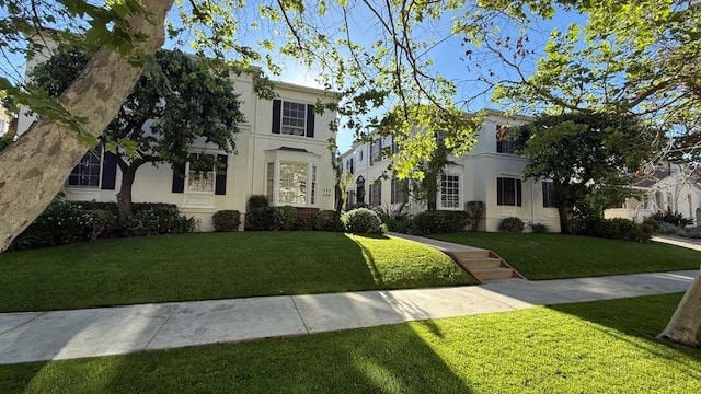 Building Photo - 530 N Sycamore Ave Unit B