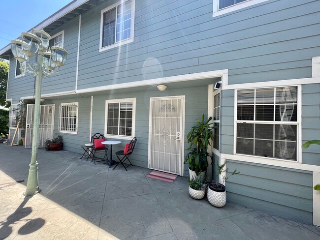 Building Photo - 11725 Lemay St Unit NoHo Condo