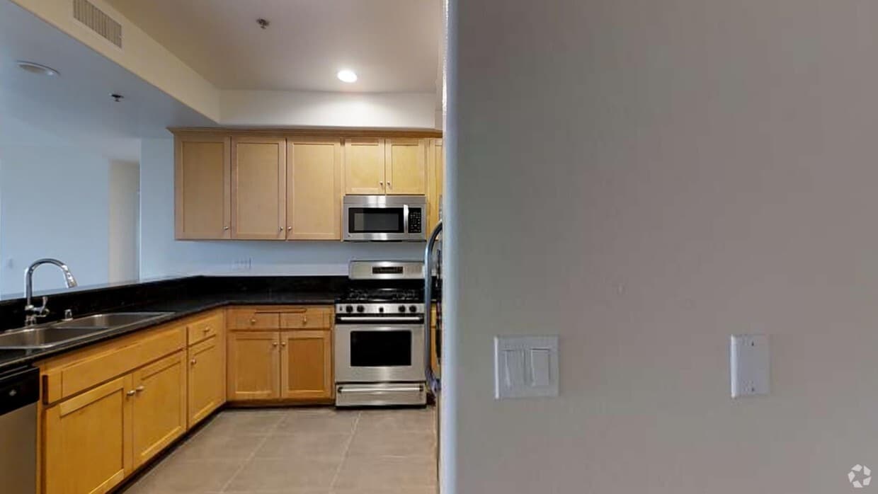 3D Tour - The Radford Studio City