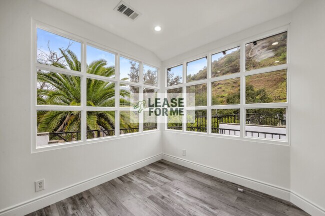 Photo - 9848 Portola Dr