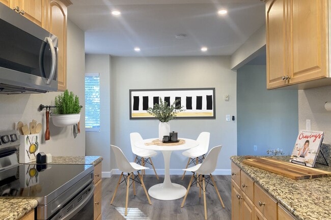 Photo - Stunning 2 bed 2 bath Condo In San Carlos