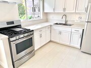 Photo - 360 S Reeves Dr Apartments