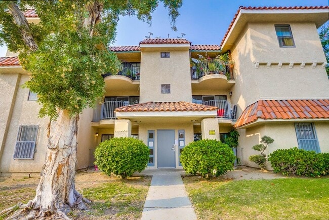 $99 Move In Special! (OAC) Stunning 3Bd/2B... - $99 Move In Special! (OAC) Stunning 3Bd/2B... Apartment Unit 4060 #303