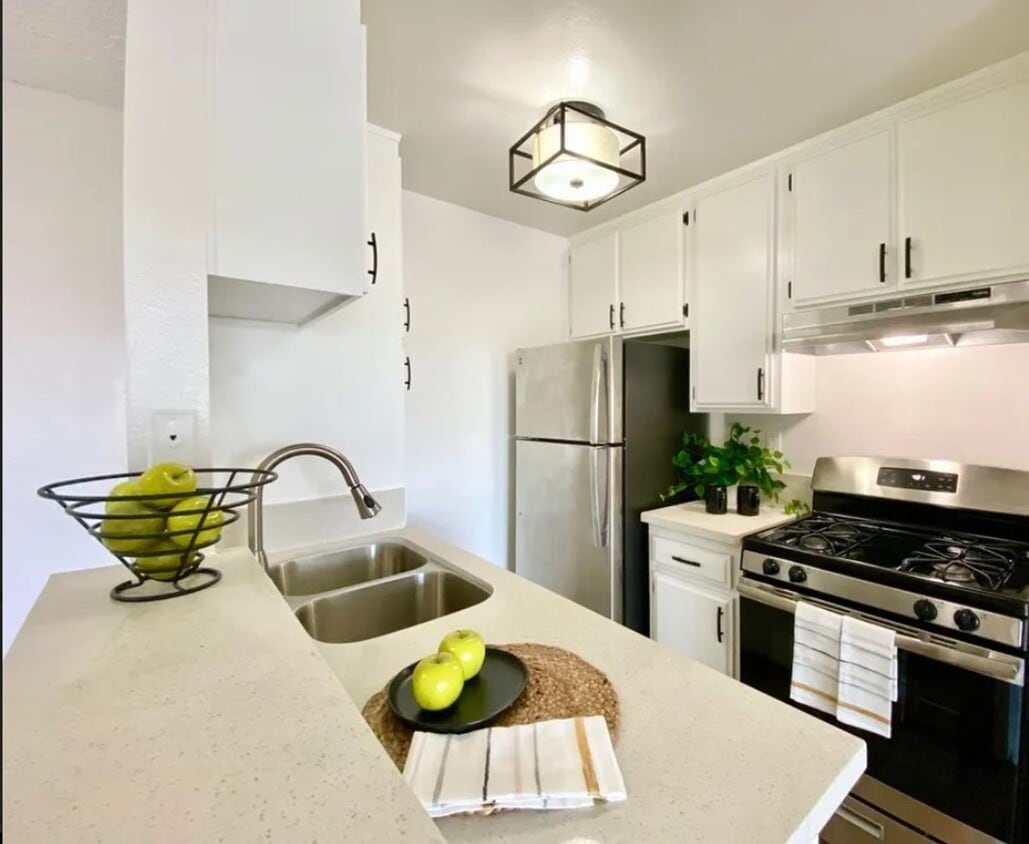 Floor Plan - 2 Bedroom / 2 Bathroom