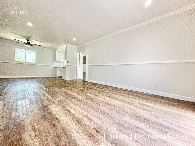 Photo - 6337 Whitsett Ave Unit 19