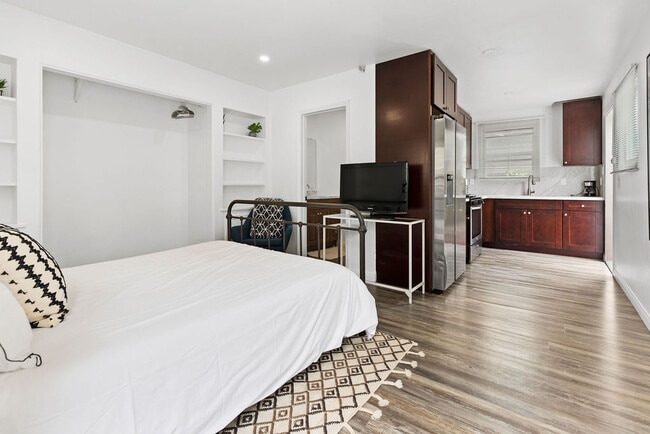 Photo - 512 W Juniper St