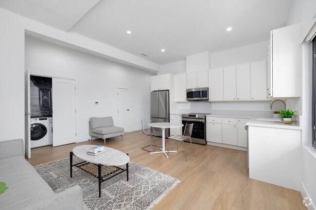 1BD, 1BA - 720SF - Kitchen - The Coastal Apartments