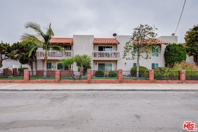 Photo - 2020 Graham Ave Unit 203