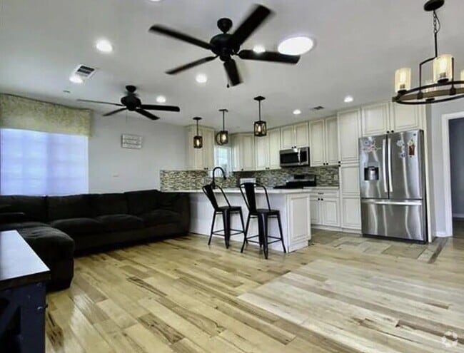 Building Photo - 15803 Cobalt St Rental