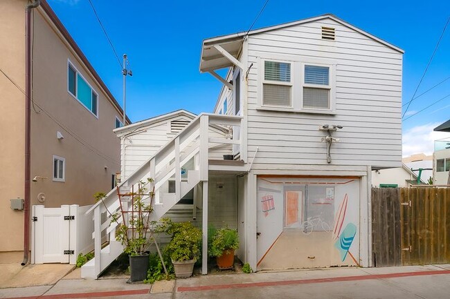 Building Photo - 731 Zanzibar Ct Unit #B