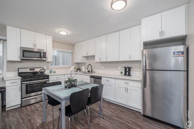 Interior Photo - USC Student Housing - The Hive On Ellendale Rental