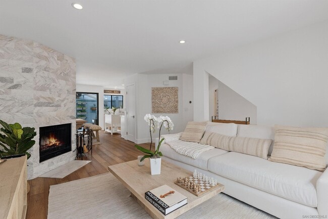 Photo - 940 Intrepid Ct