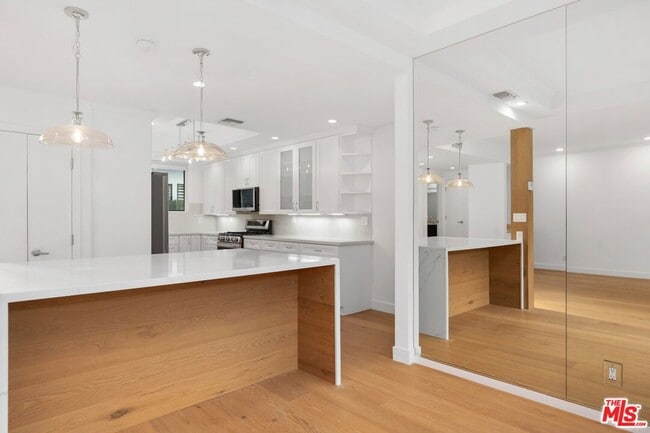Photo - The Hamptons