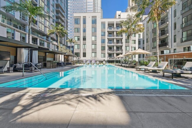 Building Photo - Trademark