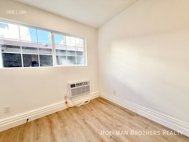 Photo - 838 Normandie Ave Unit 14