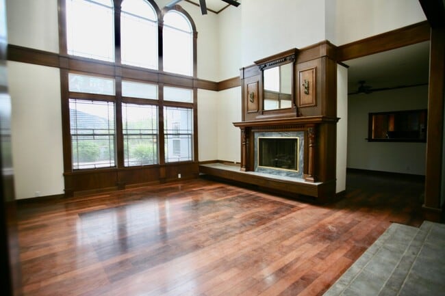 Photo - 4br 3-1/2ba Victorian in hills of Blossom Valley