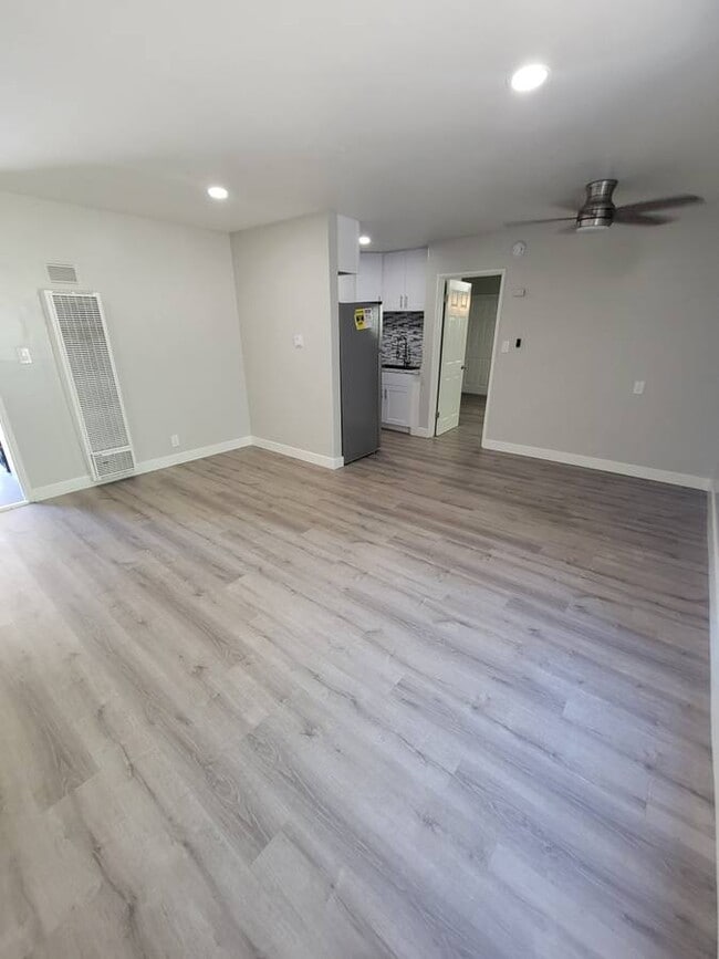 Photo - 2505 S Denison Ave Unit 3