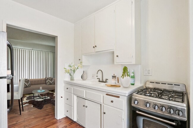 Photo - Beloit Avenue Apartments