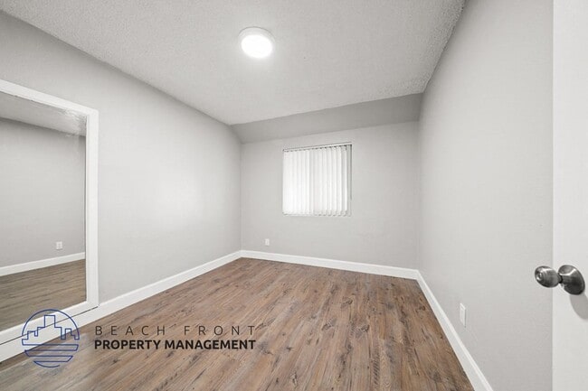 Photo - 8232 Wilcox Apts.