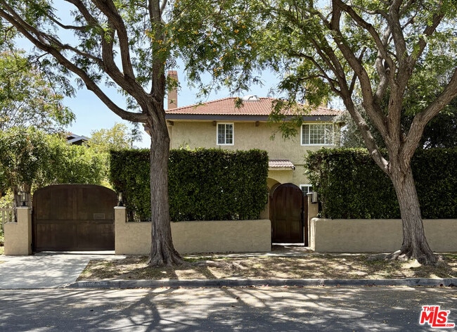 Building Photo - 1631 S Point View St