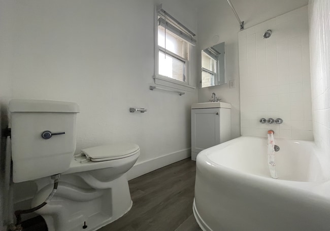 Photo - 1617 Normandie Ave Unit 201