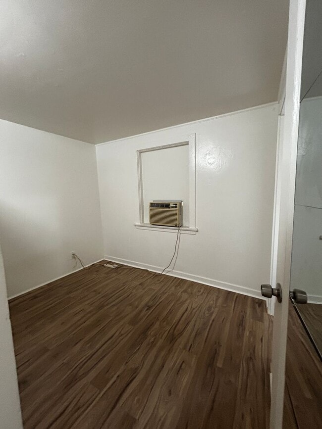 Photo - mp2726FifthSt Unit 2726 5th St #4