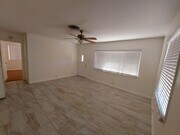 Photo - 2 Bedroom close to downtown House