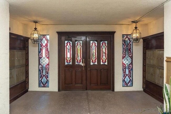 Photo - 1263 Robinson Ave