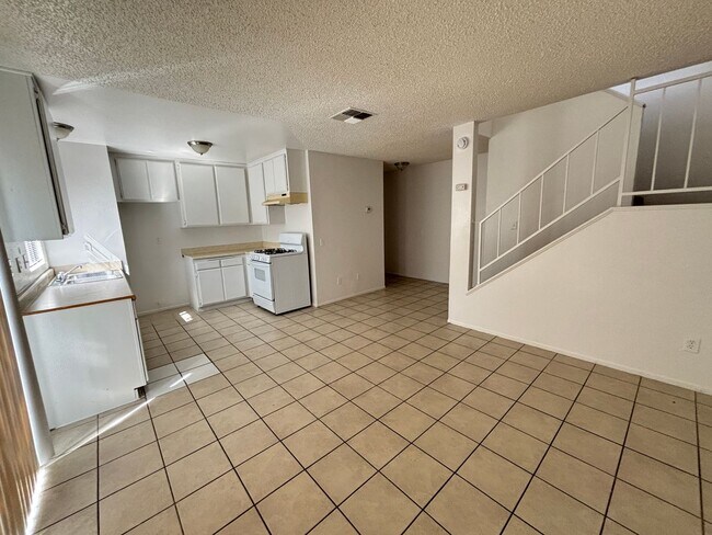 Photo - East Palmdale Townhouse