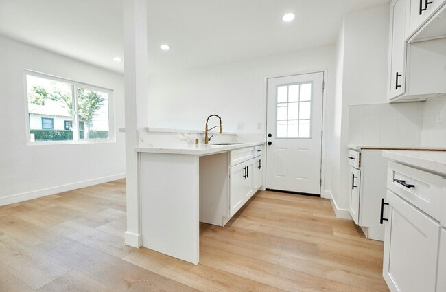 Photo - 232 W 3rd St