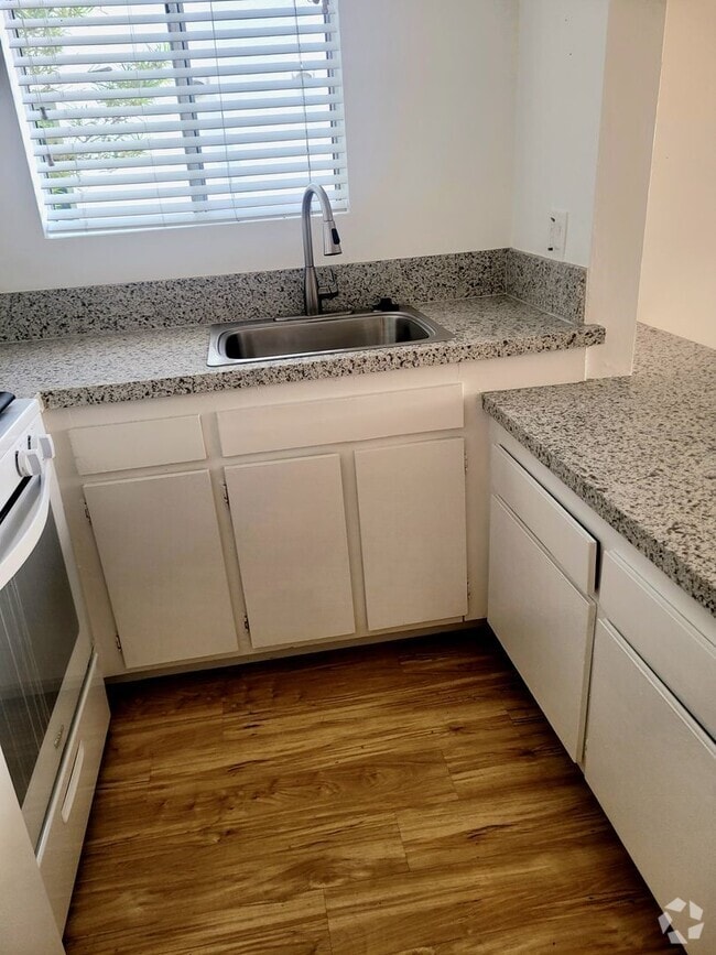 Building Photo - 1353 S. Carmelina Ave (UDA08) Rental
