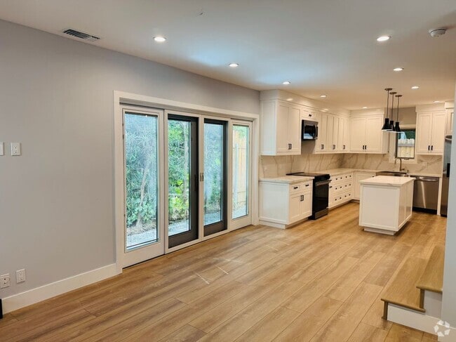 Building Photo - 188 Cedar Crest Ave Rental