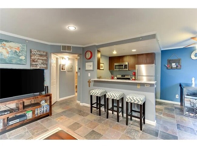 Building Photo - 1116 E Palmer Ave