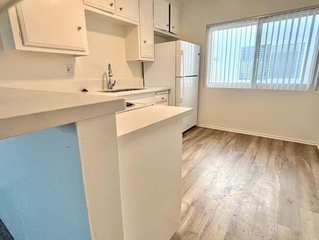 Photo - 205 Avenue H Unit 14