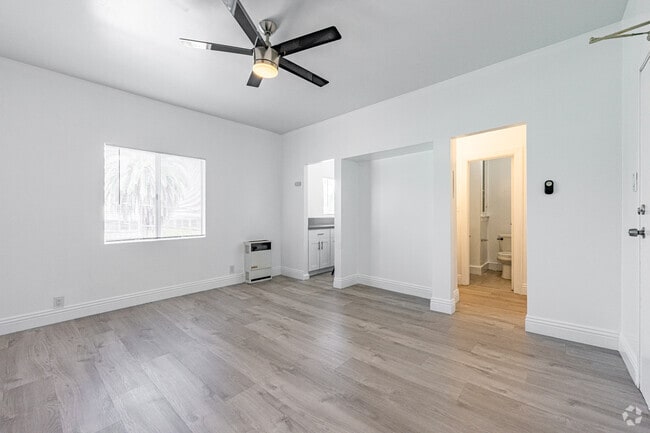 Studio, 1BA - 370SF - Bedroom - Loma Hill